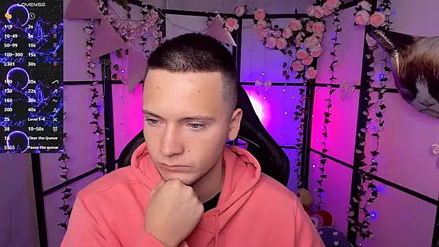 Snapshot of ZackNeal chatting on October 20, 5:11 am ZackNeal online show from October 20, 5:11 am