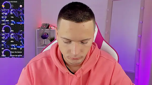 Snapshot of ZackNeal chatting on October 21, 5:43 am ZackNeal online show from October 21, 5:43 am