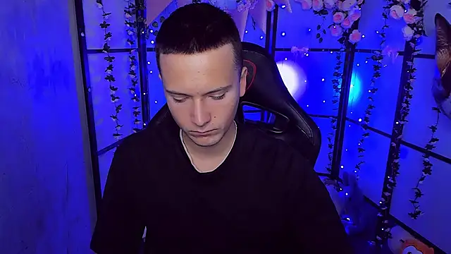 Snapshot of ZackNeal chatting on September 10, 5:50 am ZackNeal online show from September 10, 5:50 am