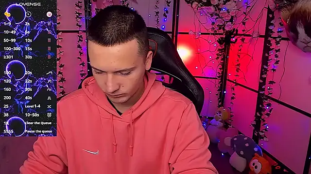 Snapshot of ZackNeal chatting on October 28, 5:21 am ZackNeal online show from October 28, 5:21 am