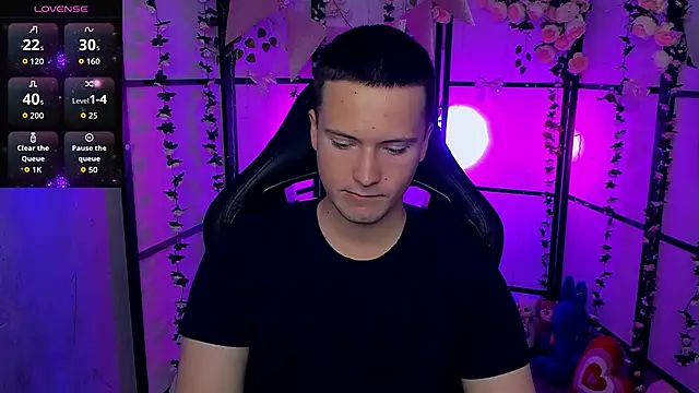 Snapshot of ZackNeal chatting on September 16, 12:28 pm ZackNeal online show from September 16, 12:28 pm