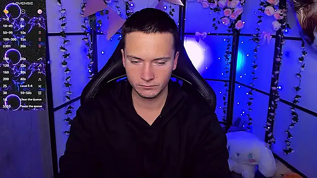 Snapshot of ZackNeal chatting on September 25, 6:12 am ZackNeal online show from September 25, 6:12 am