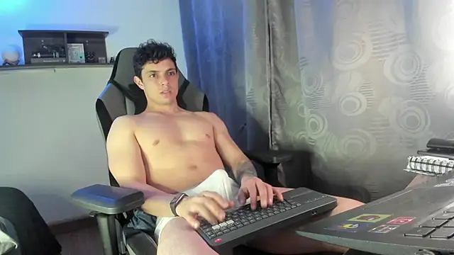 yourfavoriteboy   online show from September 20, 5:51 am