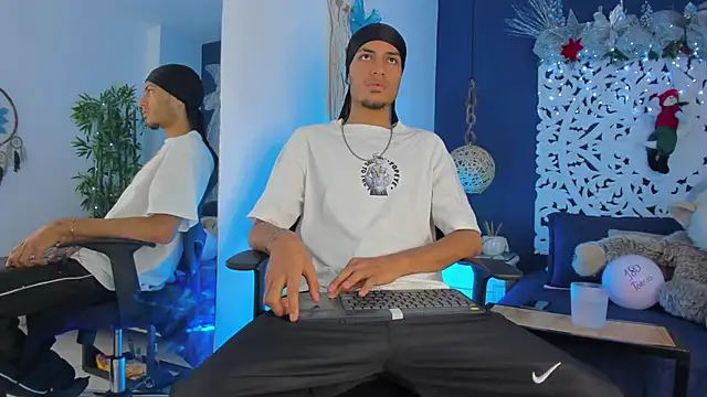 Adonis WB online show from December 3, 10:27 pm