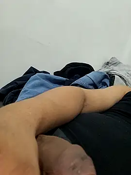 surdotravieso online show from October 3, 6:18 am