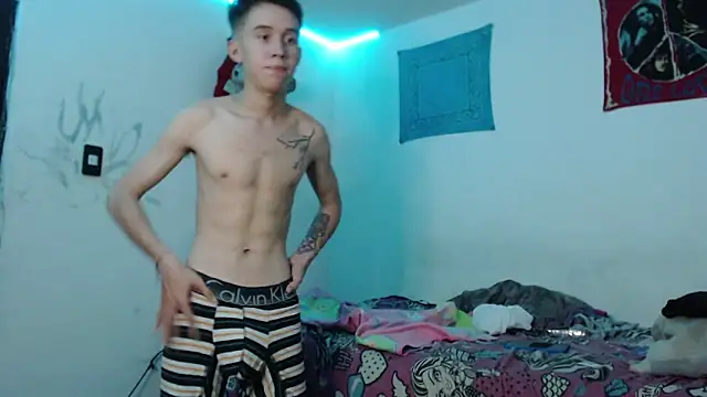 whiteboy69902 online show from October 22, 6:32 pm