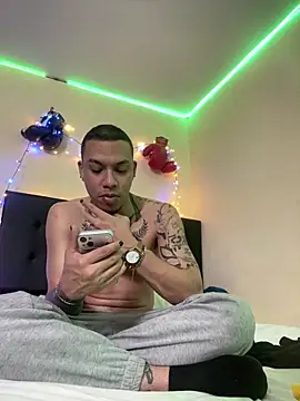 AlphaMasterXxx online show from December 19, 7:27 am