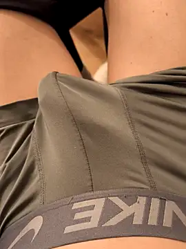 luckylover2024 online show from April 4, 7:33 pm