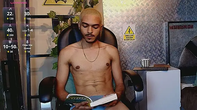 MarcusRain  online show from February 3, 6:40 am