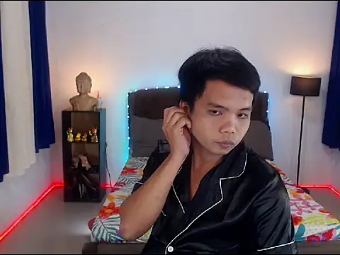 XExtraServiceManX online show from November 18, 2:54 pm