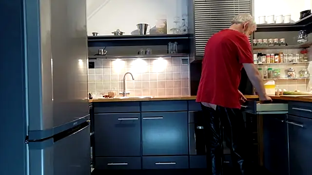 ewaldwillems99 online show from December 5, 2:02 pm