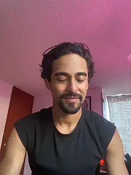 Snapshot of Oliver_11Ed chatting on June 10, 10:43 pm Oliver 11Ed online show from June 10, 10:43 pm