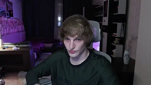 Playersuperstar online show from April 12, 10:00 pm