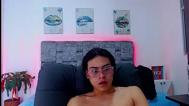 dirty model online show from September 15, 3:19 am