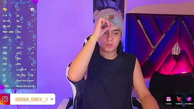 Snapshot of derek_greyy_ chatting on October 2, 8:02 pm derek greyy  online show from October 2, 8:02 pm