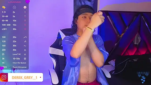 Snapshot of derek_greyy_ chatting on September 29, 9:43 pm derek greyy  online show from September 29, 9:43 pm