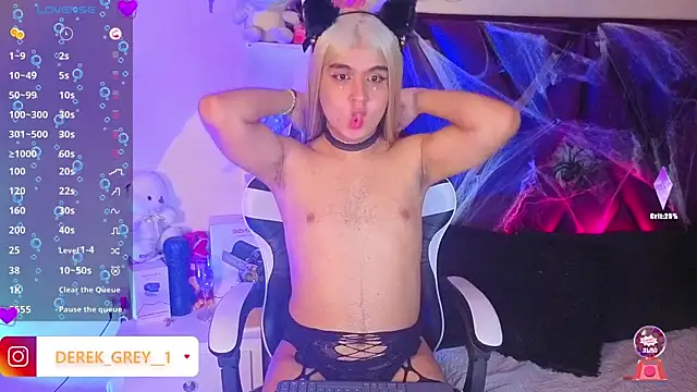 Snapshot of derek_greyy_ chatting on October 17, 10:47 pm derek greyy  online show from October 17, 10:47 pm