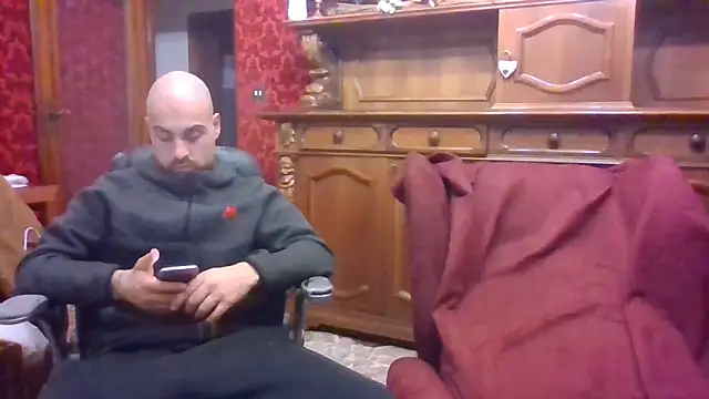 omihaze94 online show from December 17, 8:15 pm