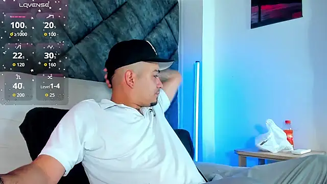 OwenStonne  online show from December 16, 12:34 pm