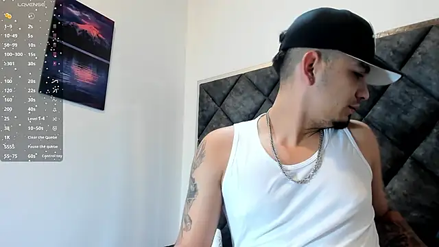 OwenStonne  online show from November 15, 12:51 pm