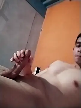 KingMaxiZ online show from May 8, 4:35 am