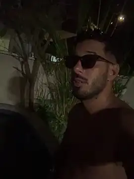 Snapshot of husbandandwifetobe chatting on September 12, 6:30 pm husbandandwifetobe online show from September 12, 6:30 pm