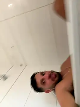 Snapshot of husbandandwifetobe chatting on October 17, 10:08 am husbandandwifetobe online show from October 17, 10:08 am