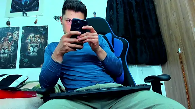 javiersexymann online show from March 16, 11:47 pm