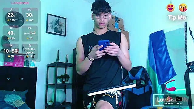 Gael Jones online show from October 3, 3:44 am