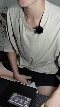 Snapshot of CYCYCYCYCY chatting on October 8, 2:21 pm CYCYCYCYCY online show from October 8, 2:21 pm