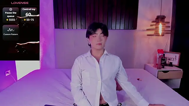 Creamy Angelo online show from November 11, 8:25 pm