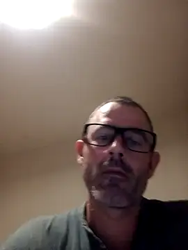 Snapshot of whatYwantMorrre chatting on October 15, 2:24 pm whatYwantMorrre online show from October 15, 2:24 pm