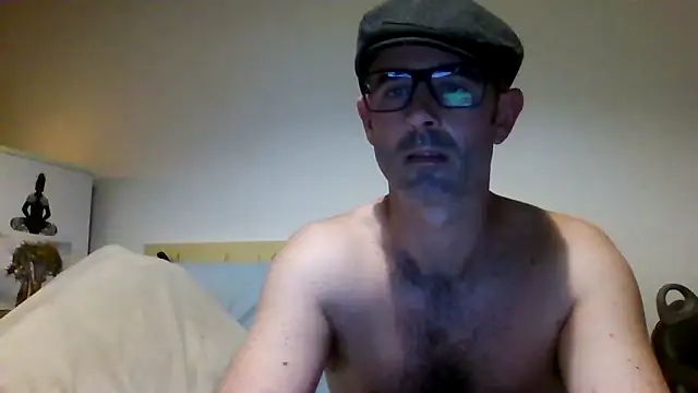 Snapshot of whatYwantMorrre chatting on October 10, 4:12 pm whatYwantMorrre online show from October 10, 4:12 pm