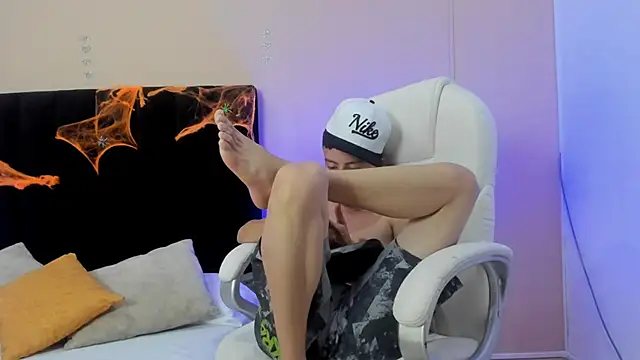 Nascary Fox online show from October 4, 8:46 pm