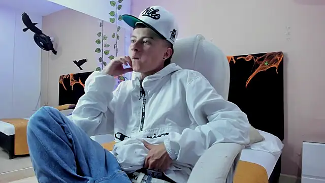 Nascary Fox online show from October 10, 8:13 pm