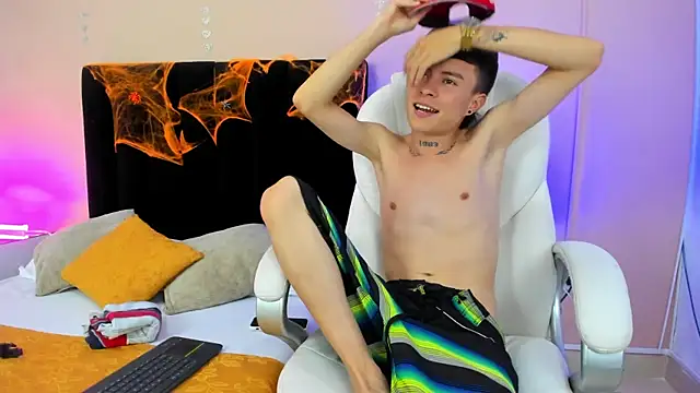 Nascary Fox online show from October 1, 8:35 pm