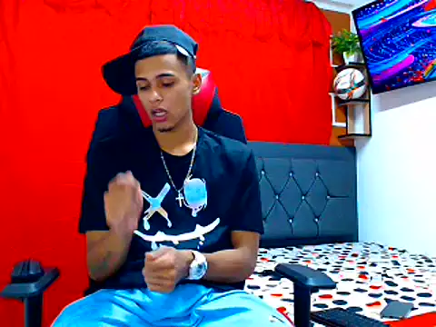 cristian tayron1 online show from July 18, 3:39 pm