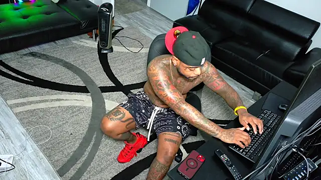 SLANGONDEMHOES online show from December 22, 6:05 pm