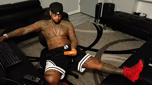 SLANGONDEMHOES online show from February 27, 7:09 am