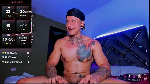 ArnoldSexy  online show from September 21, 8:42 pm