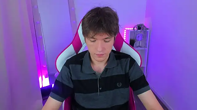 Ethan Rivers online show from October 8, 8:46 pm