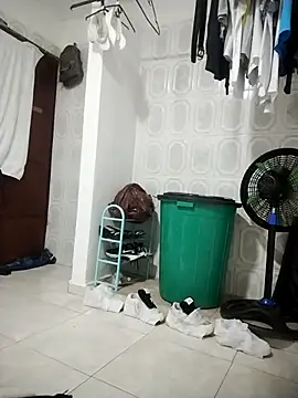 Snapshot of _yefez chatting on September 28, 2:09 am  yefez online show from September 28, 2:09 am