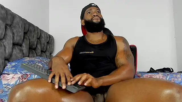 Snapshot of james_musclebbc chatting on October 22, 12:53 pm james musclebbc online show from October 22, 12:53 pm