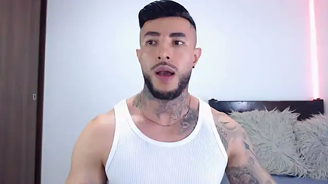 andrea de lucaa online show from December 17, 3:36 am