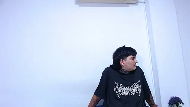 onixandghosty1 online show from May 8, 7:14 pm
