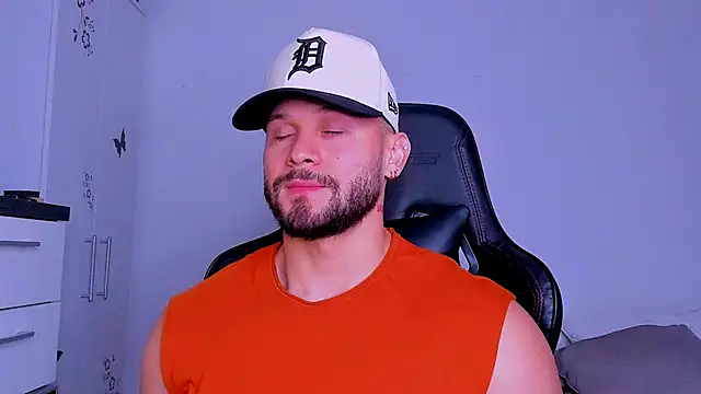 andrewcorey1 online show from September 23, 4:56 am