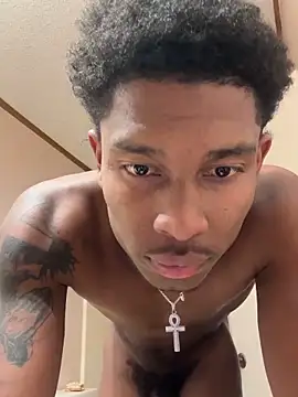 Lillie33366 online show from December 17, 11:22 pm