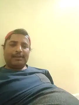 vardh033 online show from September 12, 5:35 pm