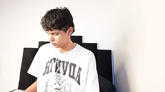 Snapshot of alexmark_ chatting on October 22, 8:00 pm alexmark  online show from October 22, 8:00 pm