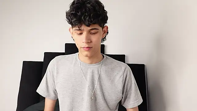 Snapshot of alexmark_ chatting on September 11, 7:13 pm alexmark  online show from September 11, 7:13 pm